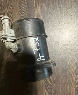 Renault Clio III Mass air flow meter 8200454482B