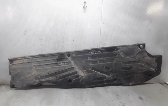 Mercedes-Benz C W203 Center/middle under tray cover 