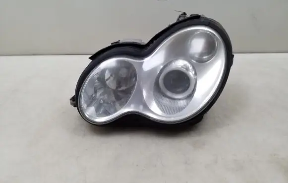 Mercedes-Benz C W203 Headlight/headlamp A2038203761