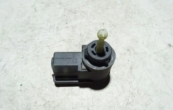 Headlight level adjustment motor