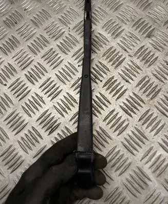 Nissan Juke I F15 Rear wiper blade arm 