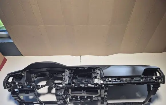 Volkswagen Jetta VII Dashboard 17A880204L