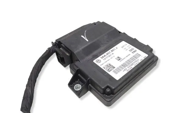 Volkswagen PASSAT B7 Hand brake control module 3AA907801J
