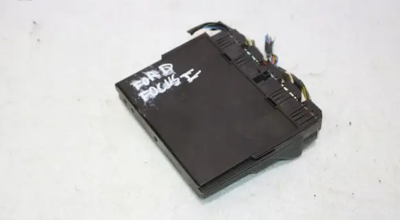 Ford Focus Comfort/convenience module 1S7T15K600BC