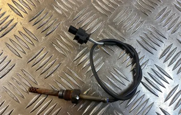 Mercedes-Benz CLK A209 C209 Exhaust gas temperature sensor A0051538028