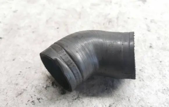 Volvo V70 Intercooler hose/pipe 9161889 5147