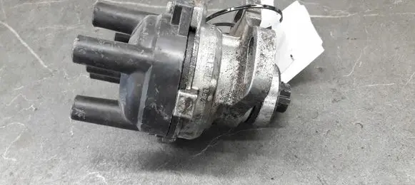 Mazda 323 Spark distributor T2T53571