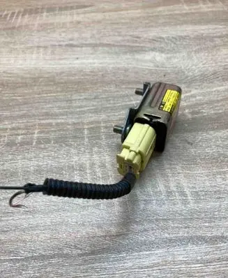 Toyota Prius (XW20) Airbag deployment crash/impact sensor 8986047040 18790047040 WITHPLUG