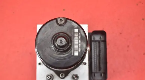 Volvo V50 ABS Pump 30742654
