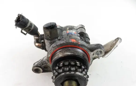 Nissan Almera N16 Power steering pump 5M321