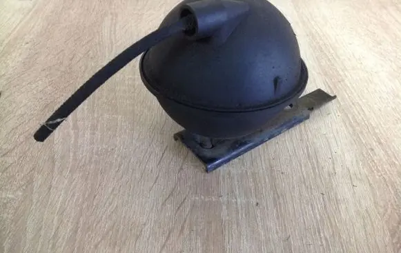 Vacuum air tank