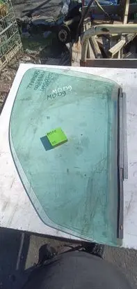 Renault Kangoo I Front door window glass four-door 1212123