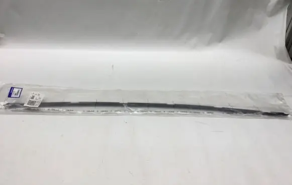 Volvo XC60 Front door glass trim molding 31693182