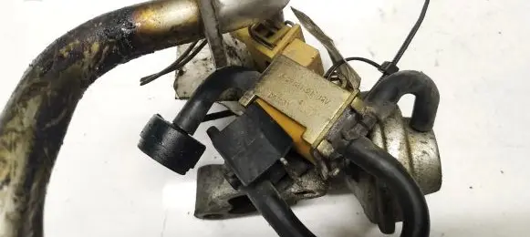 Mercedes-Benz C W203 Turbo solenoid valve 52793101 05T031
