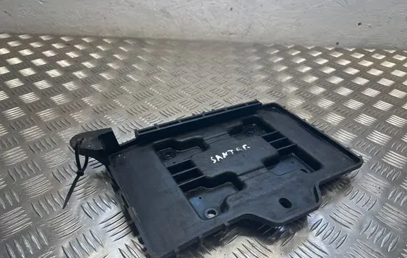 Hyundai Santa Fe Battery tray 371502B100