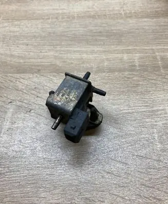 Audi A2 Vacuum valve 028906283F
