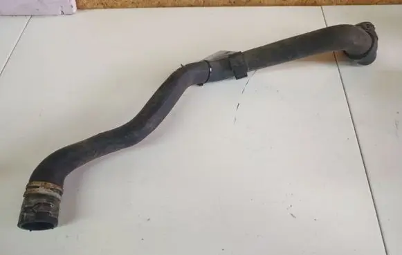 Ford Mondeo MK IV Engine coolant pipe/hose