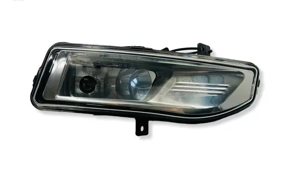 Nissan Leaf II (ZE1) Front fog light 90078635 261508995A L428811