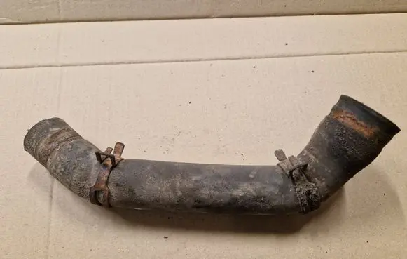 Volkswagen Golf II Engine coolant pipe/hose 191121051R