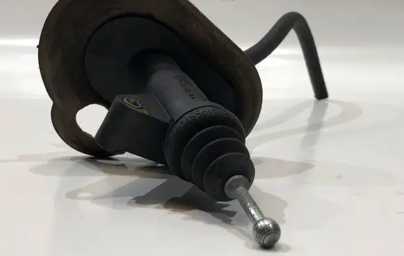 Ford Mondeo Mk III Clutch master cylinder 1S717A543