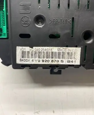 Skoda Fabia Mk2 (5J) Speedometer (instrument cluster) 6Y0920870 SKZ7Z0D253628