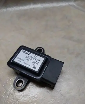 BMW 5 E39 ESP acceleration yaw rate sensor 0265005248 0010105