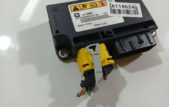Opel Astra J Airbag control unit/module 13575683