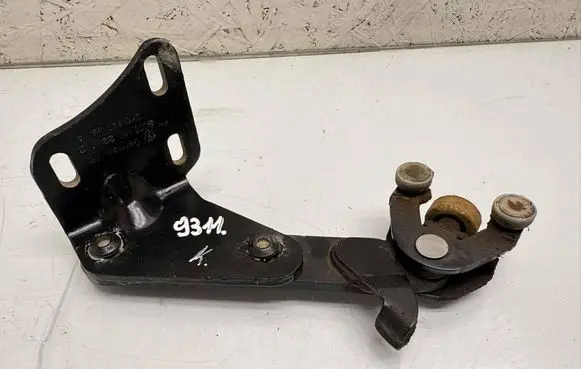 Volkswagen Caddy Sliding door lower roller guide/hinge 2K0843397A