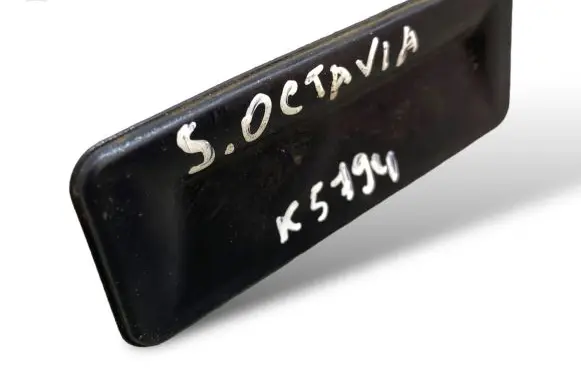 Skoda Octavia Mk2 (1Z) Tailgate/trunk/boot exterior handle 1Z0827574B