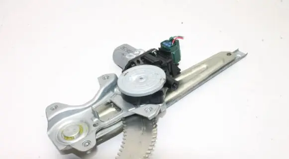 Nissan Juke I F15 Rear window lifting mechanism without motor