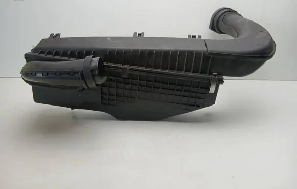 Mercedes-Benz C W205 Air filter box A6260900201 A6260900037