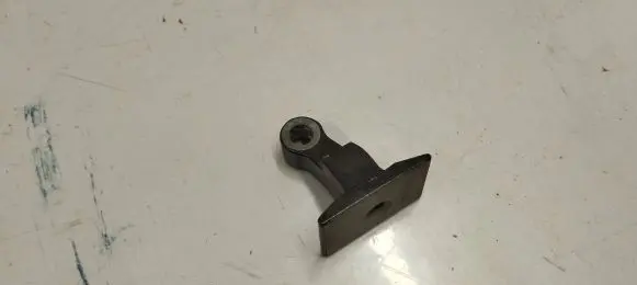 BMW 1 F40 Front door upper hinge 7246066