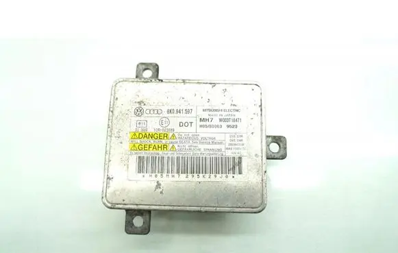 Audi A3 S3 A3 Sportback 8P Voltage converter/converter module 8K0941597