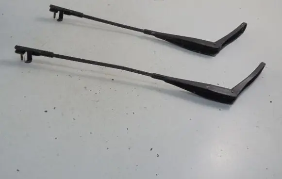 Opel Astra H Front wiper blade arm 13111219