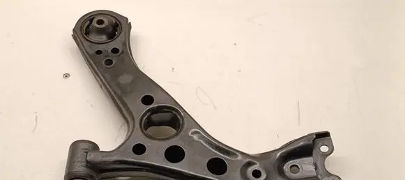 Toyota C-HR I Front lower control arm/wishbone 