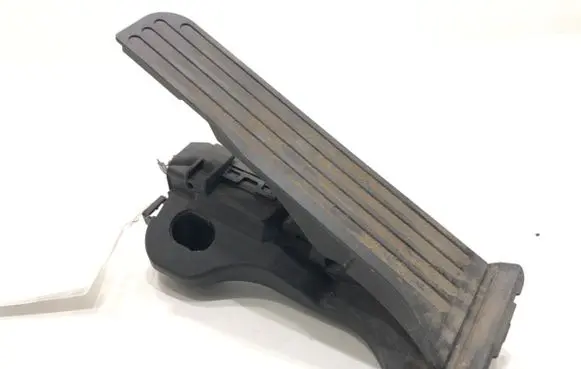 Volkswagen PASSAT B7 Accelerator throttle pedal 1K1723503AP