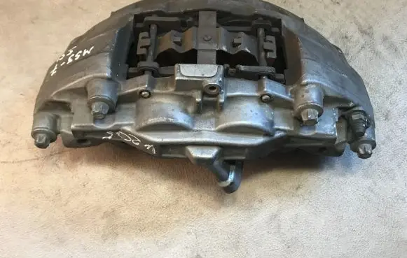 Mercedes-Benz C W205 Front brake caliper