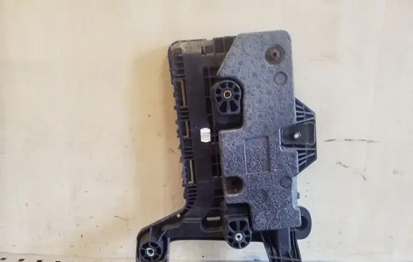 Battery tray