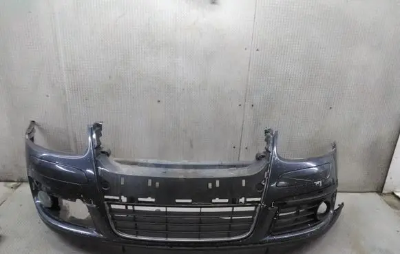 Volkswagen Jetta V Front bumper 1K0805903B