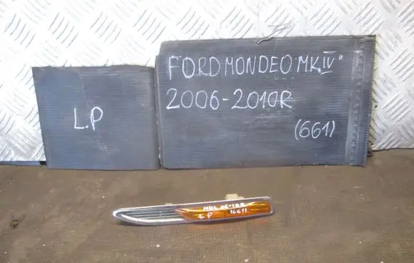 Ford Mondeo MK IV Front fender indicator light 