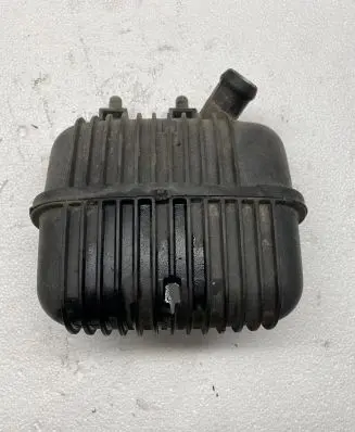 Vacuum air tank