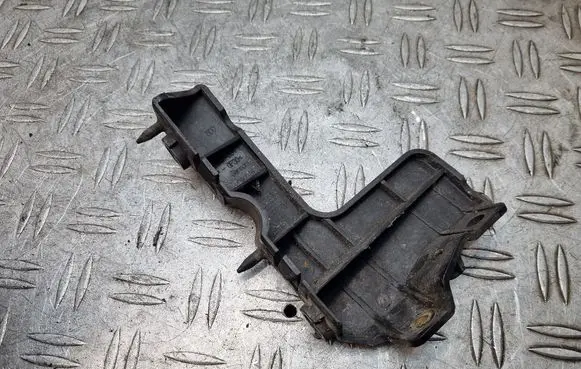 Audi A4 S4 B7 8E 8H Front bumper mounting bracket 8E0807284E