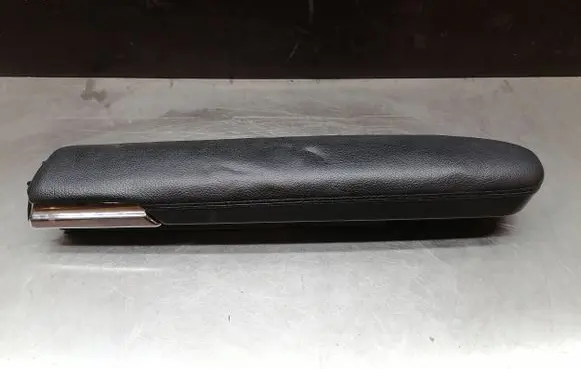 Mercedes-Benz S W221 Front door storage pocket/box A2217270266