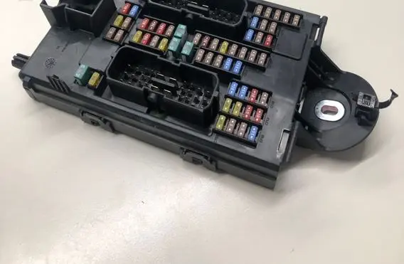Volvo XC90 Fuse module 31682732
