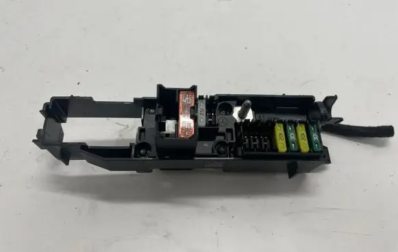 Mercedes-Benz GLA H247 Fuse module A1779062602