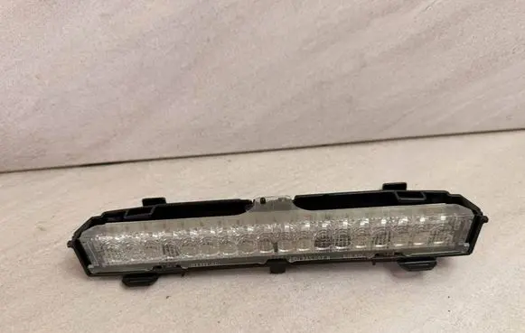 Volkswagen Jetta VI Third/center stoplight 6RU945087B