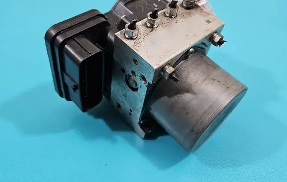 Toyota RAV 4 (XA40) ABS Pump 44540-42410 IMPRK1485581