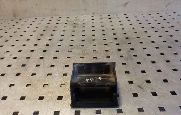 Radiator mount bracket