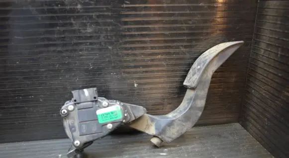 Audi A4 S4 B7 8E 8H Accelerator throttle pedal 8E1721523G