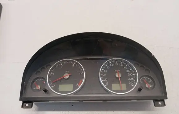Ford Focus Speedometer (instrument cluster) 1S7F10841 447U187